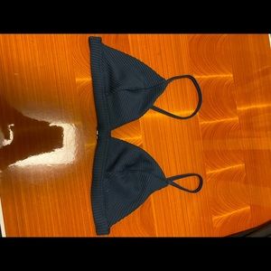 Hollister Ribbed Triangle top